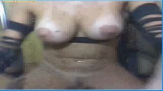 Diese Schlampe ist vor Cam nicht schüchtern