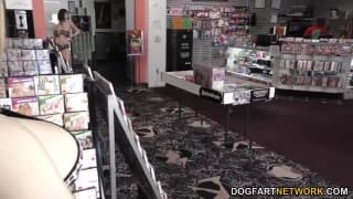 Stela und Jade versuchen es mit einem BBC Anal