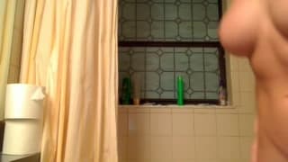 Sie vögeln in der Dusche, bis sie kommen