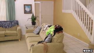 Dallas Diamondz ist eine reife blonde MILF