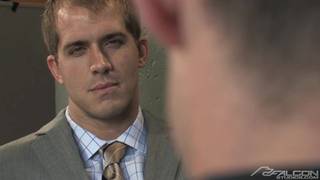 Landon kostet Arsch vom Kunden im Clip Landon kostet Arsch vom Kunden im Clip