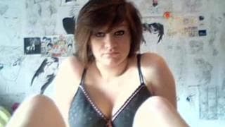 Sie hat ein saftiges Paar Titten für uns