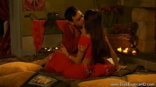 Eine orientalische geile Massage für diese Schöne Eine orientalische geile Massage für diese Schöne