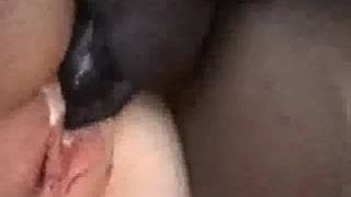 Schwarzer und weißer Penis vermischen sich