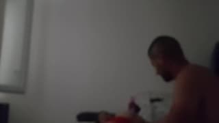 Ein geiles Amateurpaar fühlt sich rundum wohl