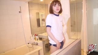 Ein asiatisches Shemale zeigt ihr Arschloch