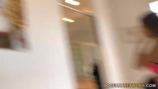 Mandingo-Schwanz wird sie hart machen Mandingo-Schwanz wird sie hart machen