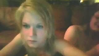 Eine Amateur-Lesbensitzung zum geil werden Eine Amateur-Lesbensitzung zum geil werden