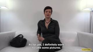 Aneta ist eine Brünette, die nur bumsen will