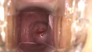 Sie benutzt diesen Vibrator und erreicht ihren Höhepunkt