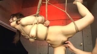 Brünette mit haariger Muschi und Lust auf viel ficken Brünette mit haariger Muschi und Lust auf viel ficken