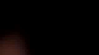 Er füllt ihr Arschloch mit seiner Ficksahne