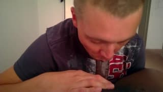 Einen köstlich schwarzen Schwanz absaugen