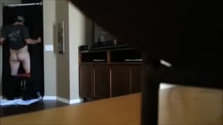 Amateur Paar genießt sich in der Küche