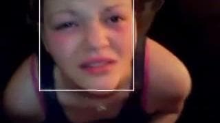 Sie lernt eine Sperma-Gesichtsbesamung