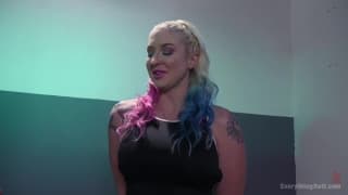 Leya Falcon fickt Ariel X mit einem Dildo Leya Falcon fickt Ariel X mit einem Dildo