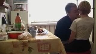 Amateur Schlampe wird ihm ihren Kopf geben Amateur Schlampe wird ihm ihren Kopf geben