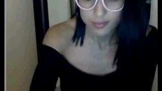 Dieses Kätzchen wird sich auszuziehen