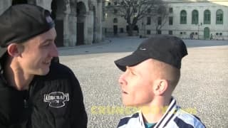 Sie werden ihre Ärsche auf dem Sofa genießen