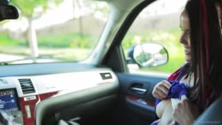 Dillion Harper bezahlt den Klempner sehr gut