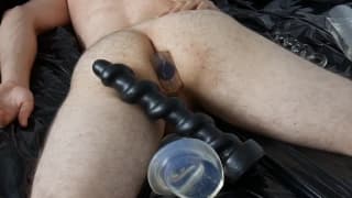Es liebt es, seinem Twink Arsch zu fingern Es liebt es, seinem Twink Arsch zu fingern