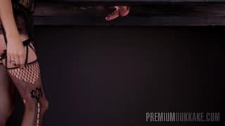 Sherry Vine in sexy Dessous Melktisch-Vergnügen