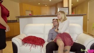 Geile Tochter fickt Papa vor Nase der Mutter