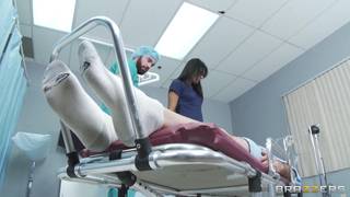 Großer Schwanz des Chirurgen für Shazia Sahari