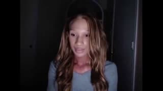 Sexy Ladyboy-Chick genießt ihren harten Schwanz