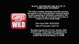 Dolly wurde nach dem Paintball-Spiel schmutzig