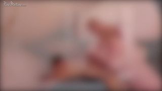 Eine sehr schöne und sehr wohlhabende MILF