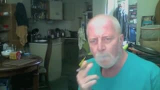 Dieser Papa Bär holt seinen Schwanz raus Dieser Papa Bär holt seinen Schwanz raus