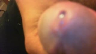 Deutscher Kerl holt sich zu Hause einen runter