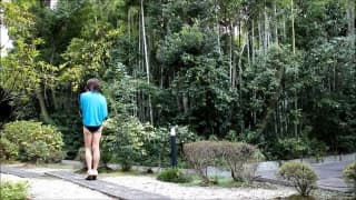 Asiatischer Twink, der ihn gerne draußen zeigt Asiatischer Twink, der ihn gerne draußen zeigt