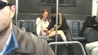 Rothaariger Student wird im Bus gefickt Rothaariger Student wird im Bus gefickt