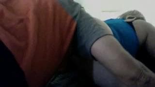Zwei Amateur-DILFs reiben sich gegenseitig Zwei Amateur-DILFs reiben sich gegenseitig