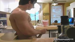 Dieser Schwule in der Maske ist richtig geil