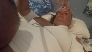 Er liebt es seine Frau, die Königin, zu lecken