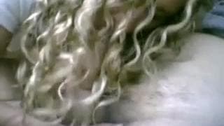 Geiles Paar beim Ficken und Saugen im Auto