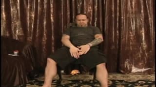 Tattoo-Muskelprotz fickt in tätowiertes Loch