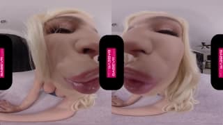 Sexbome bewegt sich auf allen Vieren wie ein Hund