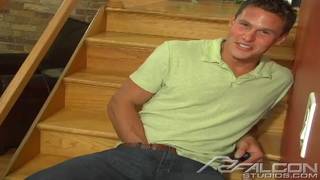 Aaron wichst mit Sextoy in sienem Arschloch Aaron wichst mit Sextoy in sienem Arschloch