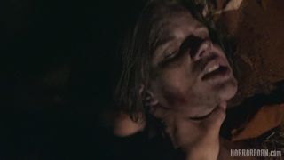 Fickt einen Zombie in einem geheimnisvollen Keller