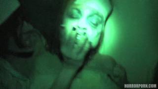 Fickt Zombies in der Dunkelheit in POV. sehr gruselig und geil Fickt Zombies in der Dunkelheit in POV. sehr gruselig und geil