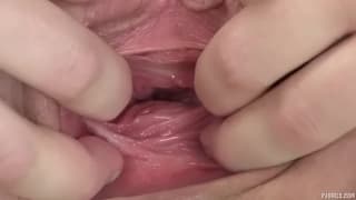 Zena Little macht und geil und macht uns heiß Zena Little macht und geil und macht uns heiß