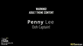 Penny Lee liebt es, wenn er sich einen runterholt Penny Lee liebt es, wenn er sich einen runterholt