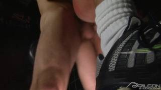 Ridge Kane vergnügt sich mit Tommy Defendi richtig gut