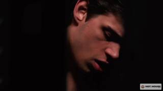 Kurtis Wolfe hört, wie Michael Delray sich einen runterholt