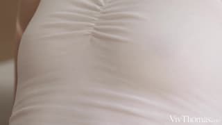 Hayli und Jia unterbrechen ihr Studium, um sich gegenseitig zu lecken