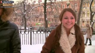 Erick Lewis und sein Kumpel lesen Liza Shay von der Straße auf